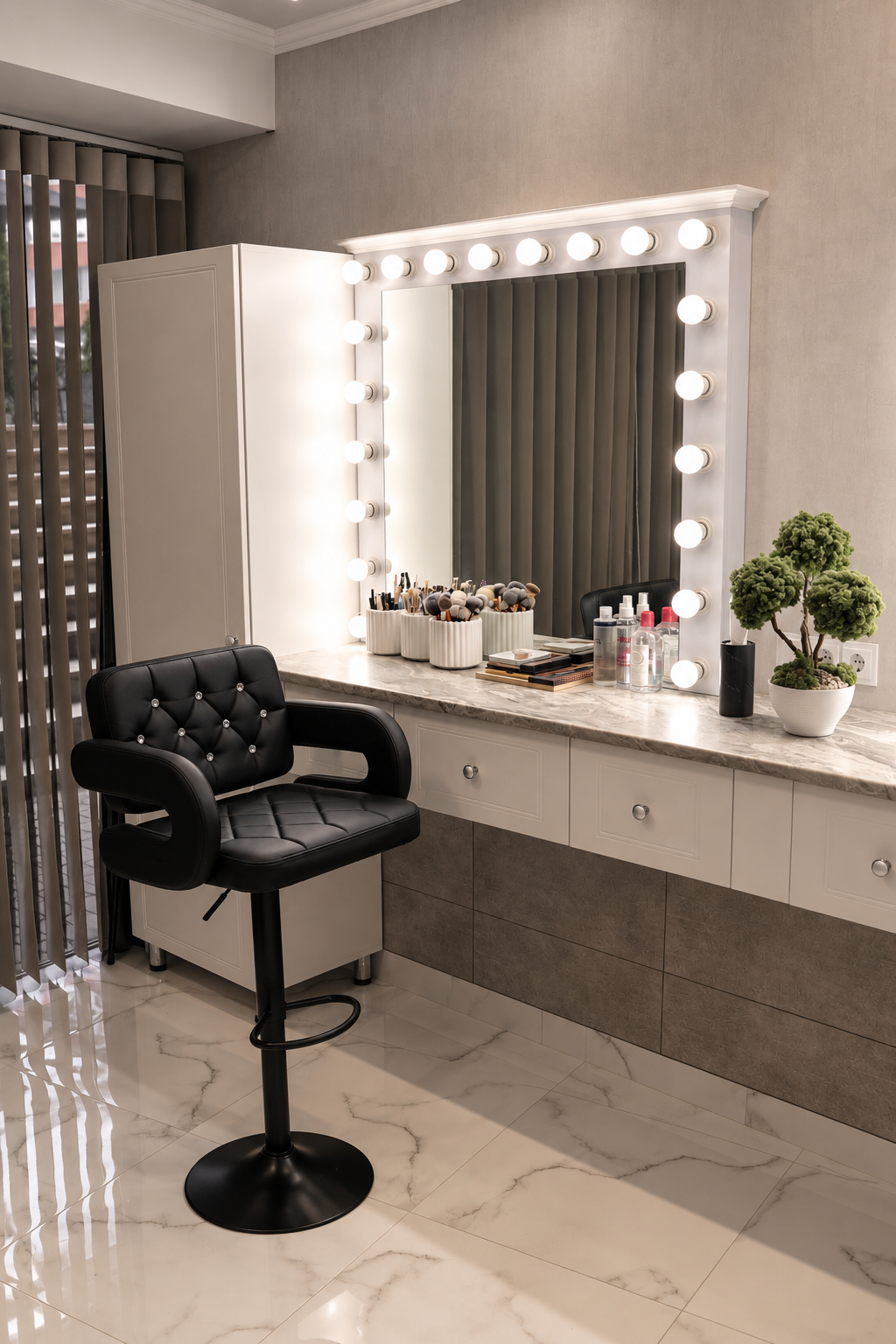 Місце візажиста MONO BEAUTY CLUB