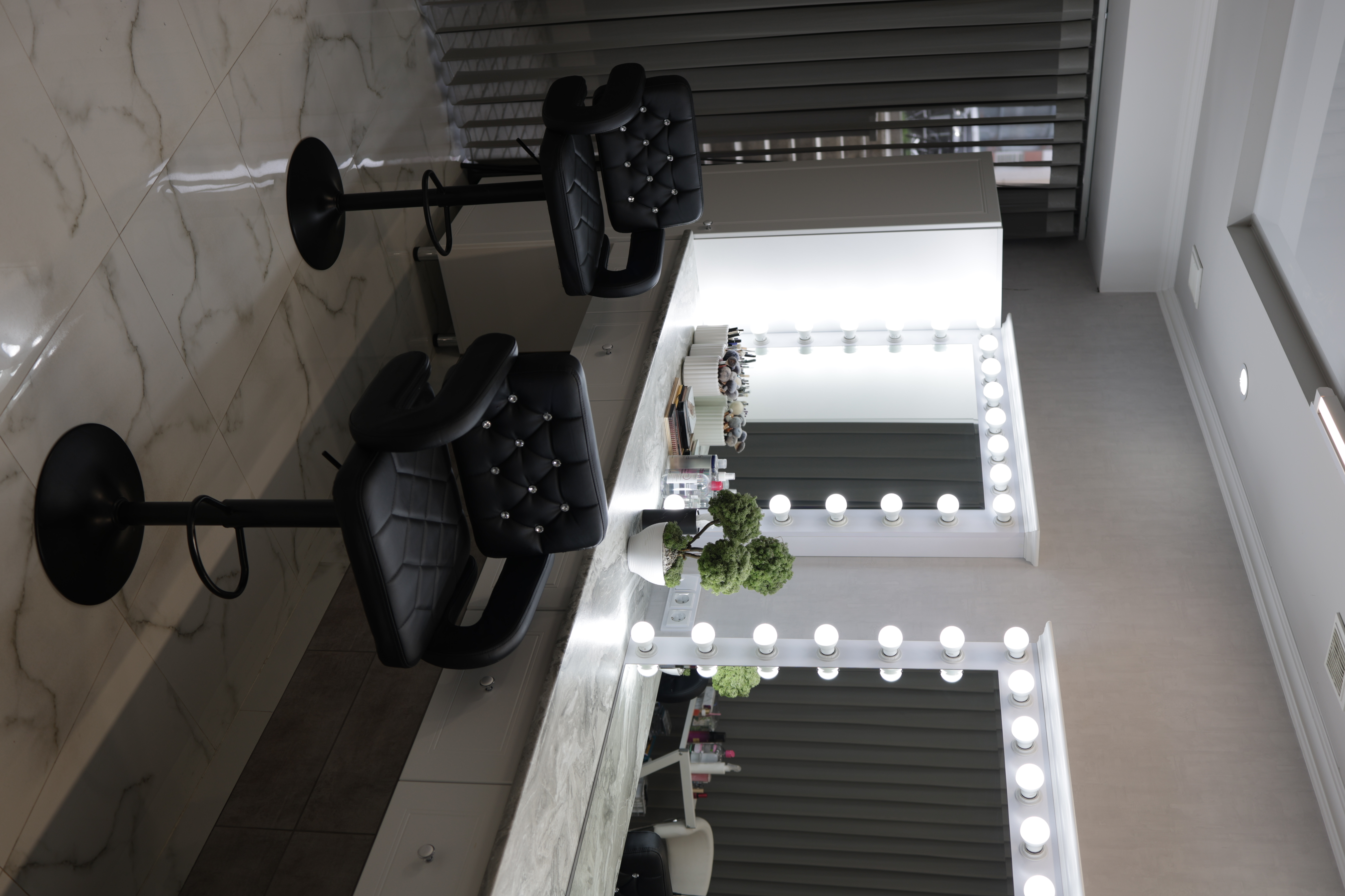Робоче місце для візажиста / бровиста MONO BEAUTY CLUB — фото 3